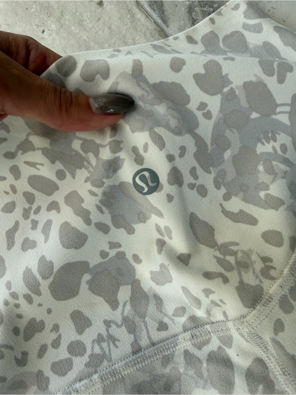 Lululemon Align Leggings Gray Abstract Print Size 4 - Picture 3 of 4